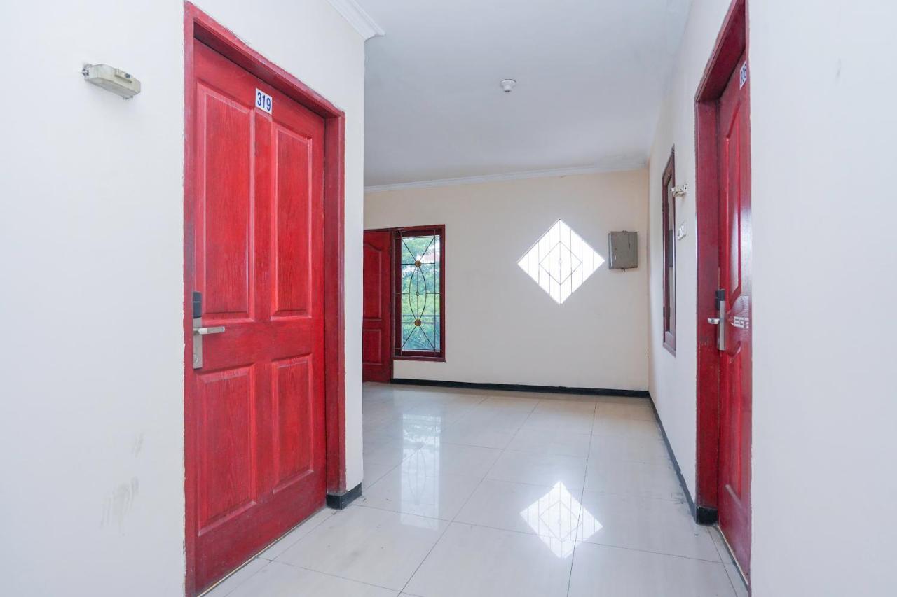 Collection O 1112 Comfitel Siwalankerto Aa4 Hotell Surabaya Eksteriør bilde