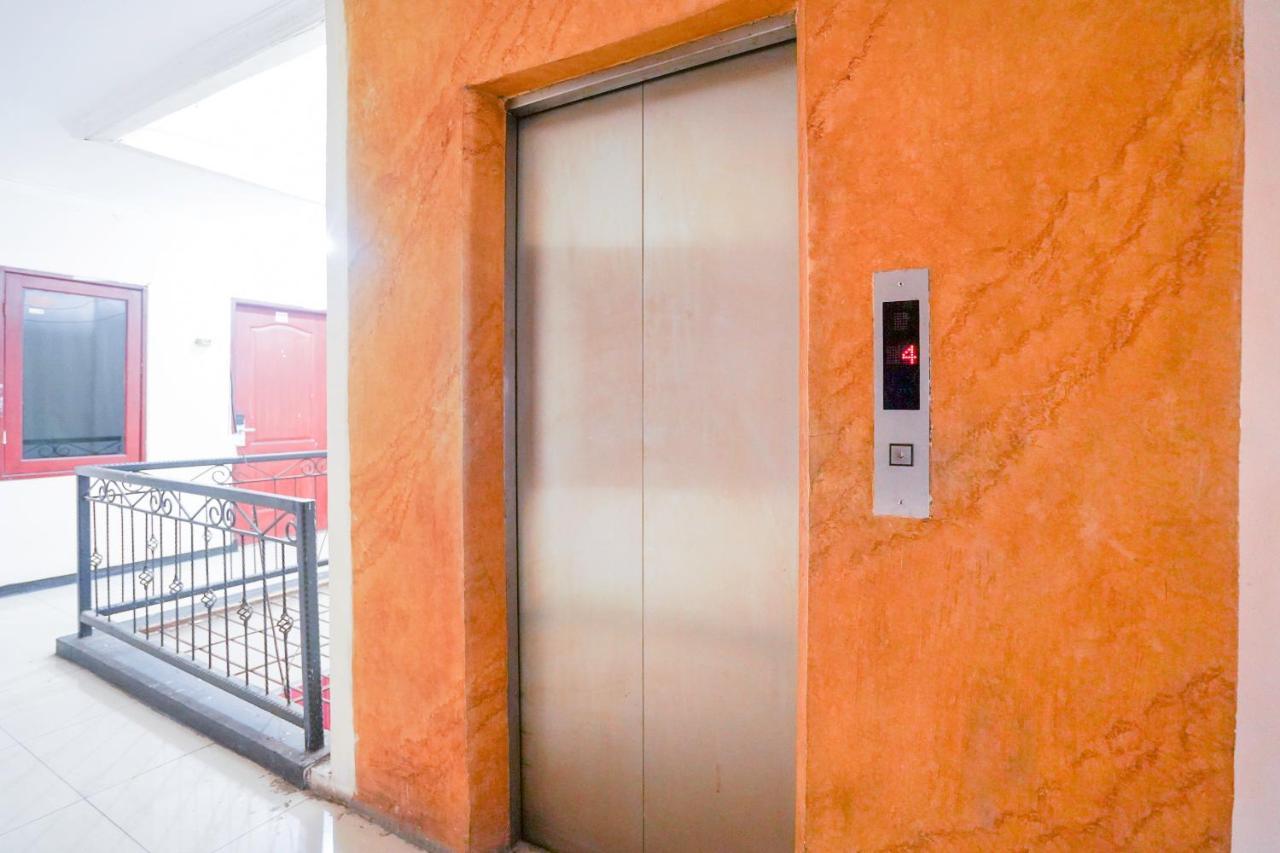 Collection O 1112 Comfitel Siwalankerto Aa4 Hotell Surabaya Eksteriør bilde